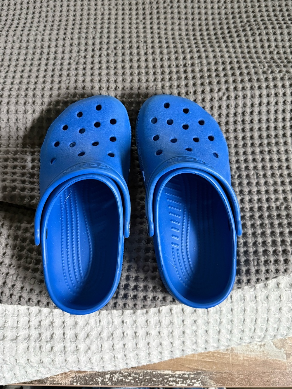 CROCS Classic Clog in Bright Blue for Kids